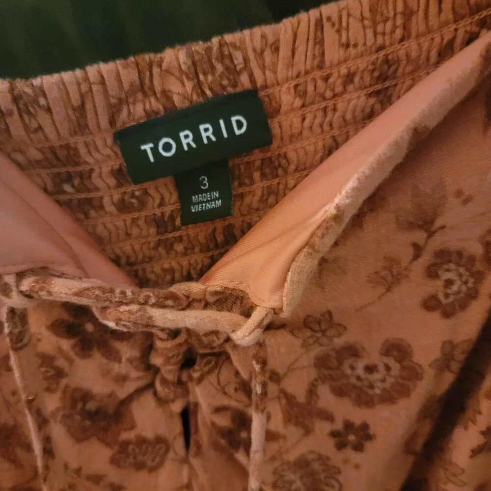 3x torrid sailing ditsy floral - Picture 7 of 7